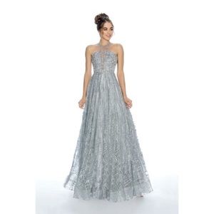 🚨FINAL MARKDOWN 🚨Beautiful Glitter Evening Gown